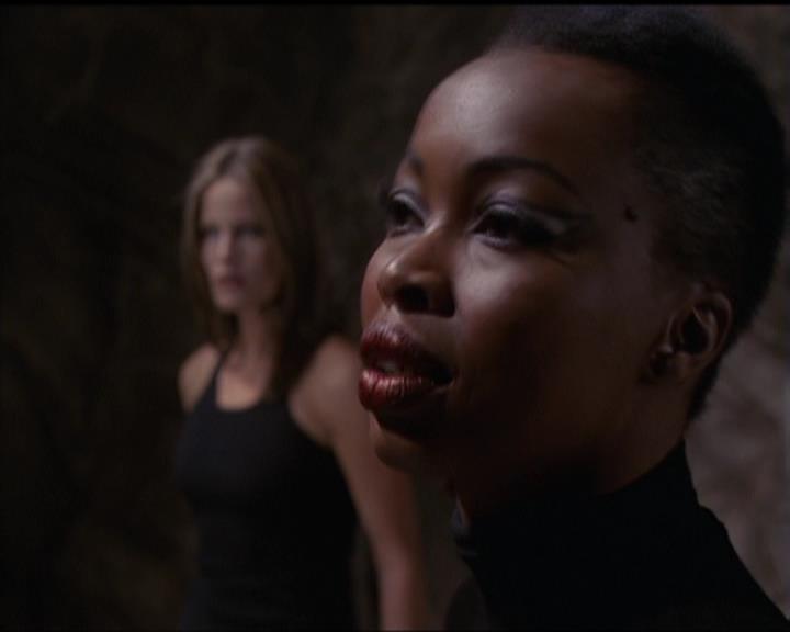 Charmed-Online-dot-517LuckyCharmed0503.jpg Charmed-Online-dot-517LuckyCharmed0503.jpg