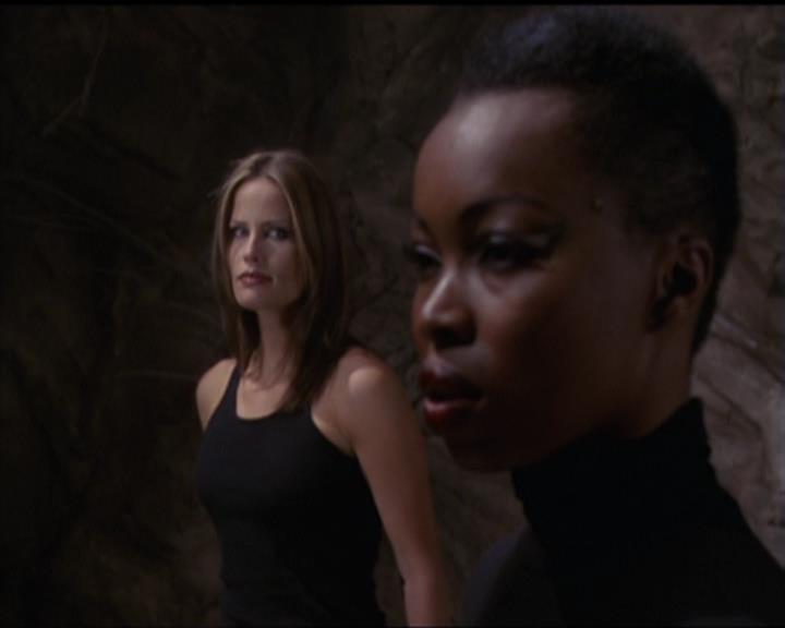 Charmed-Online-dot-517LuckyCharmed0511.jpg Charmed-Online-dot-517LuckyCharmed0511.jpg