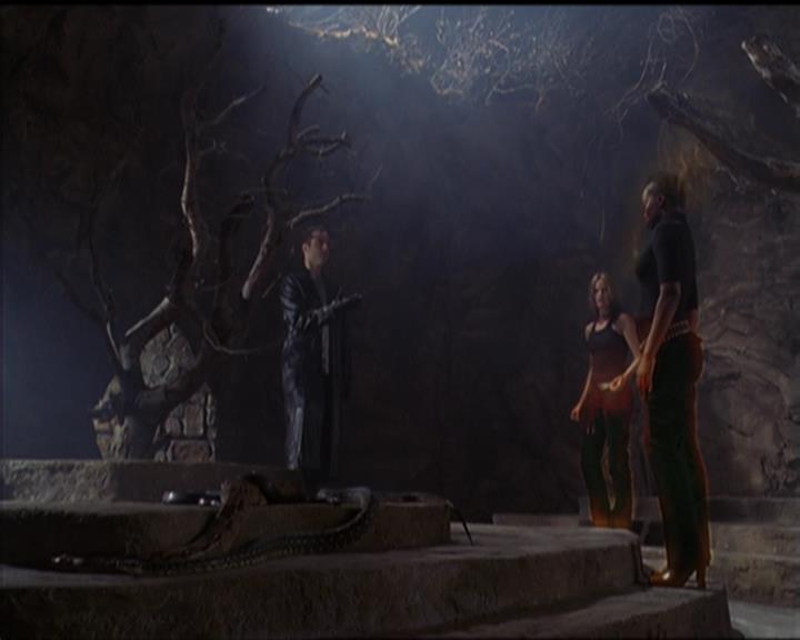 Charmed-Online-dot-517LuckyCharmed0519.jpg Charmed-Online-dot-517LuckyCharmed0519.jpg