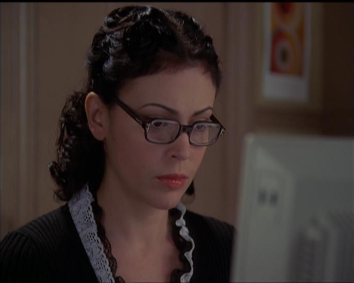 Charmed-Online-dot-517LuckyCharmed0527.jpg Charmed-Online-dot-517LuckyCharmed0527.jpg