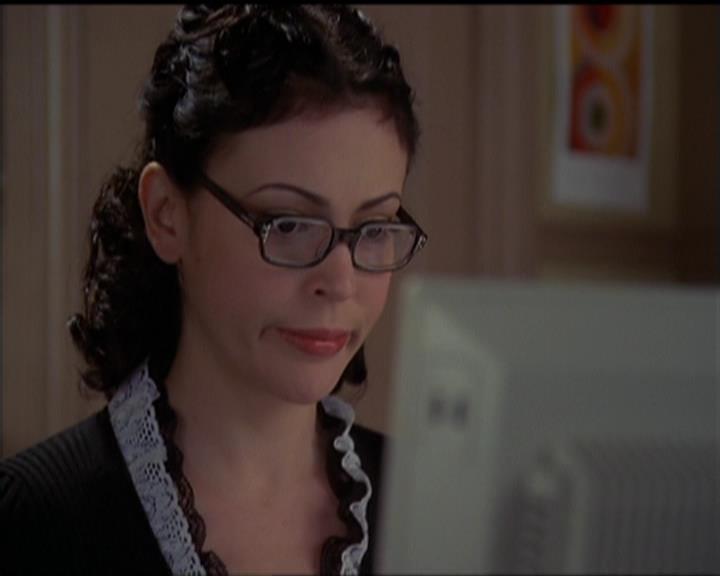 Charmed-Online-dot-517LuckyCharmed0530.jpg Charmed-Online-dot-517LuckyCharmed0530.jpg