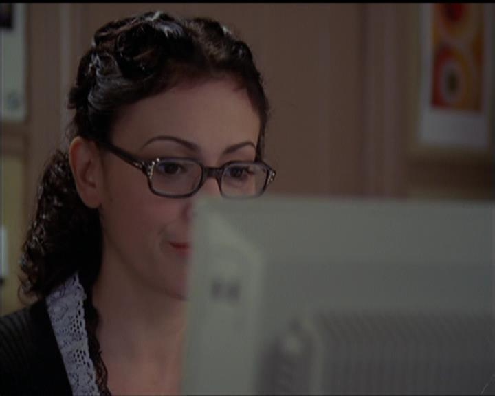 Charmed-Online-dot-517LuckyCharmed0534.jpg Charmed-Online-dot-517LuckyCharmed0534.jpg