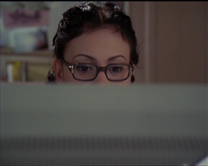 Charmed-Online-dot-517LuckyCharmed0539.jpg Charmed-Online-dot-517LuckyCharmed0539.jpg