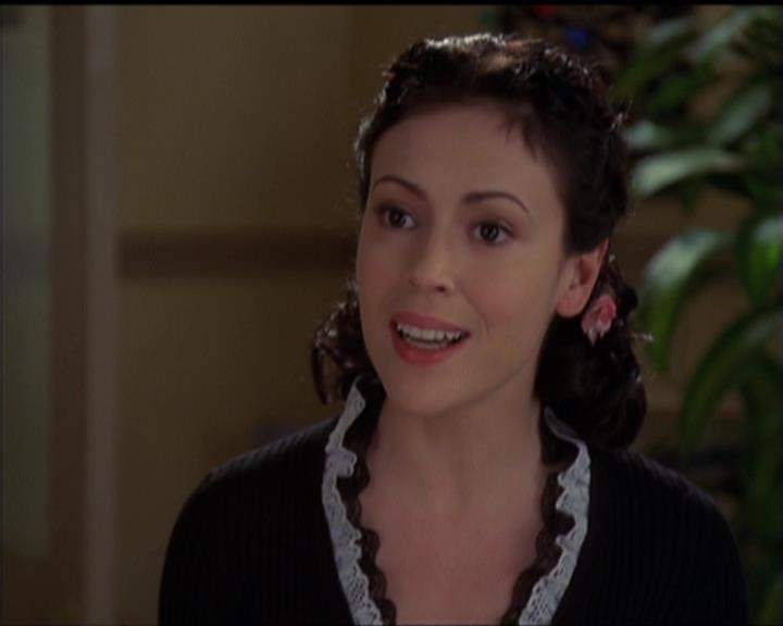 Charmed-Online-dot-517LuckyCharmed0612.jpg Charmed-Online-dot-517LuckyCharmed0612.jpg