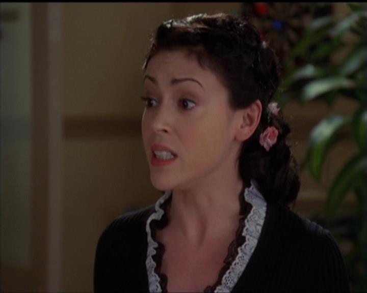 Charmed-Online-dot-517LuckyCharmed0626.jpg Charmed-Online-dot-517LuckyCharmed0626.jpg