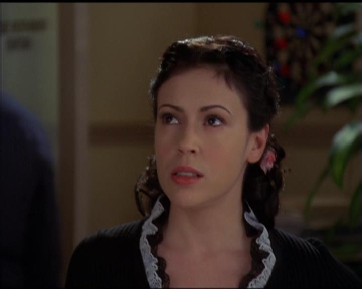 Charmed-Online-dot-517LuckyCharmed0641.jpg Charmed-Online-dot-517LuckyCharmed0641.jpg