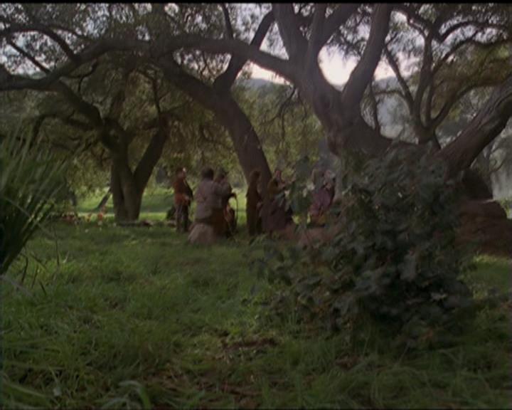 Charmed-Online-dot-517LuckyCharmed0645.jpg Charmed-Online-dot-517LuckyCharmed0645.jpg