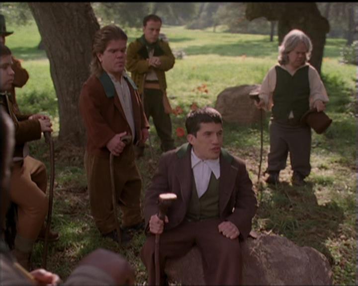 Charmed-Online-dot-517LuckyCharmed0694.jpg Charmed-Online-dot-517LuckyCharmed0694.jpg