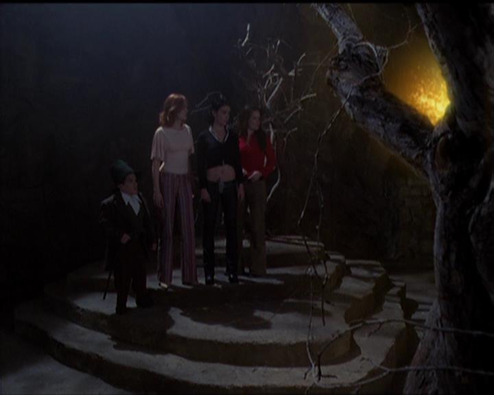 Charmed-Online-dot-517LuckyCharmed1604.jpg Charmed-Online-dot-517LuckyCharmed1604.jpg