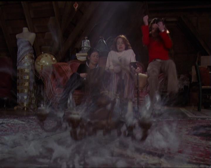 Charmed-Online-dot-517LuckyCharmed1731.jpg Charmed-Online-dot-517LuckyCharmed1731.jpg