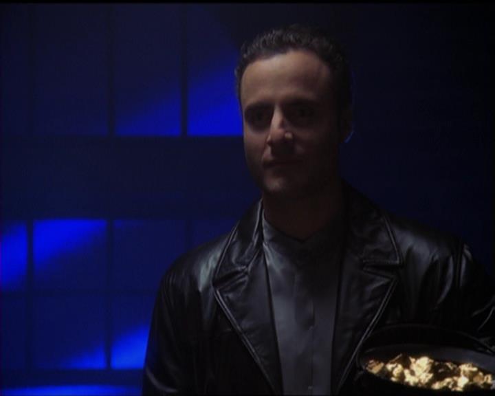 Charmed-Online-dot-517LuckyCharmed1745.jpg Charmed-Online-dot-517LuckyCharmed1745.jpg