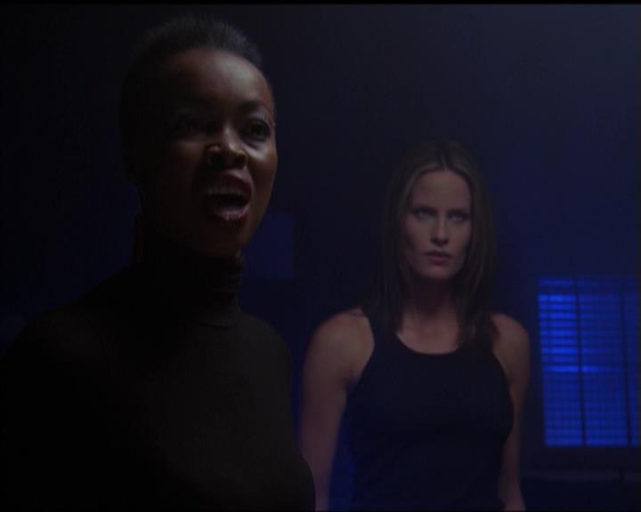 Charmed-Online-dot-517LuckyCharmed1747.jpg Charmed-Online-dot-517LuckyCharmed1747.jpg