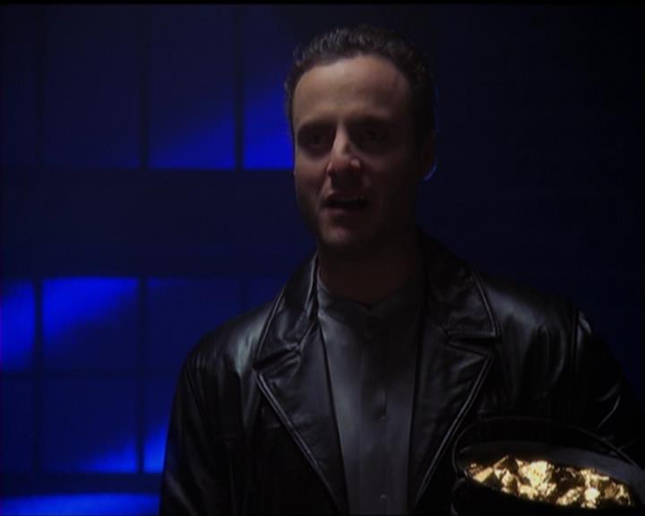 Charmed-Online-dot-517LuckyCharmed1759.jpg Charmed-Online-dot-517LuckyCharmed1759.jpg