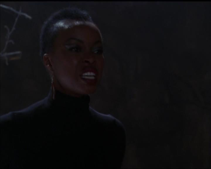 Charmed-Online-dot-517LuckyCharmed1935.jpg Charmed-Online-dot-517LuckyCharmed1935.jpg