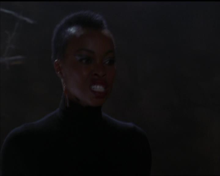 Charmed-Online-dot-517LuckyCharmed1938.jpg Charmed-Online-dot-517LuckyCharmed1938.jpg