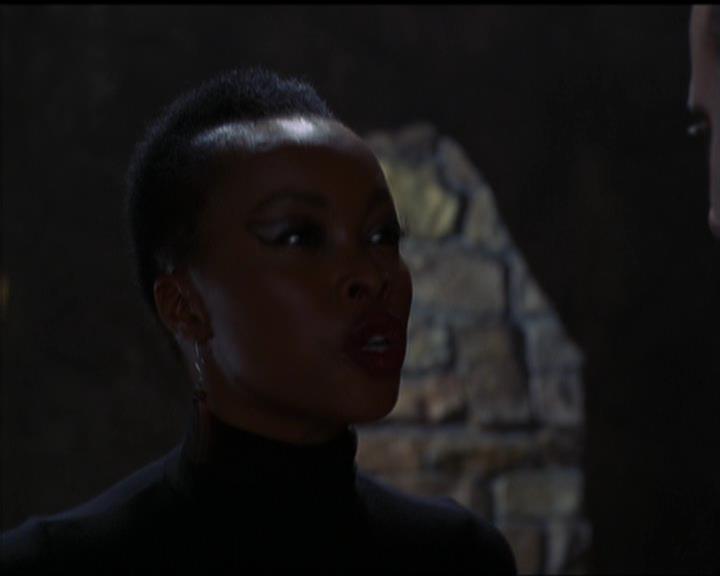 Charmed-Online-dot-517LuckyCharmed1943.jpg Charmed-Online-dot-517LuckyCharmed1943.jpg