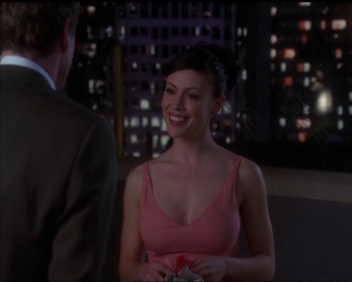 Charmed-Online-dot-517LuckyCharmed2401.jpg Charmed-Online-dot-517LuckyCharmed2401.jpg