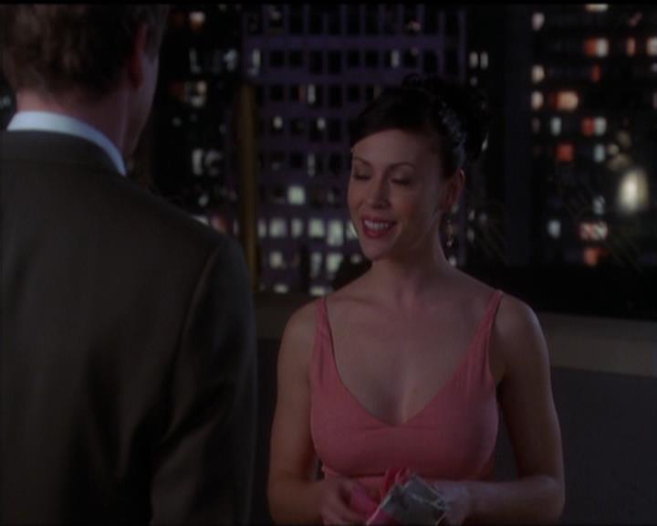 Charmed-Online-dot-517LuckyCharmed2405.jpg Charmed-Online-dot-517LuckyCharmed2405.jpg