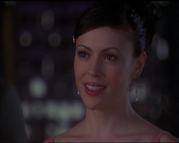 Charmed-Online-dot-517LuckyCharmed2463.jpg Charmed-Online-dot-517LuckyCharmed2463.jpg