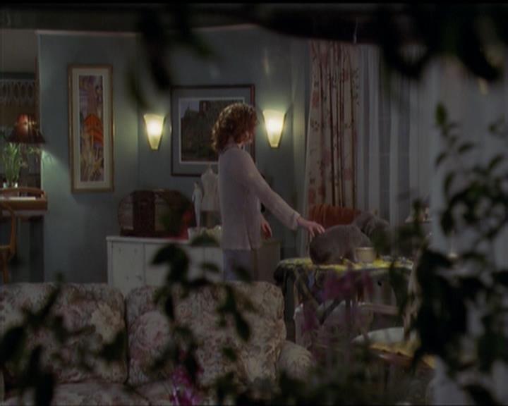 Charmed-Online-dot-518CatHouse0026.jpg Charmed-Online-dot-518CatHouse0026.jpg