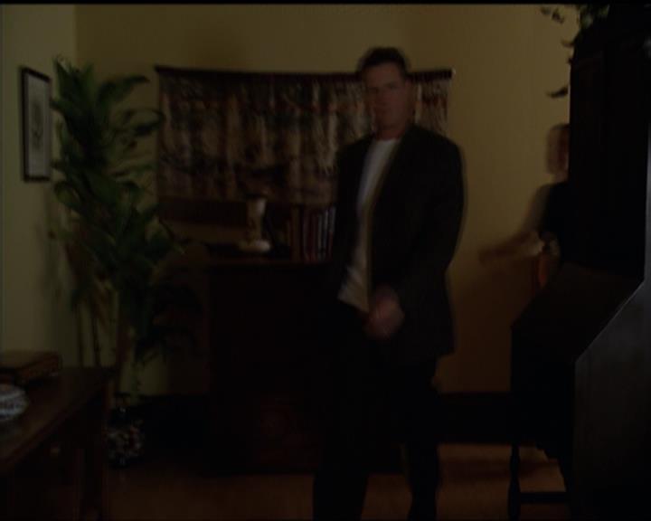 Charmed-Online-dot-518CatHouse0146.jpg Charmed-Online-dot-518CatHouse0146.jpg