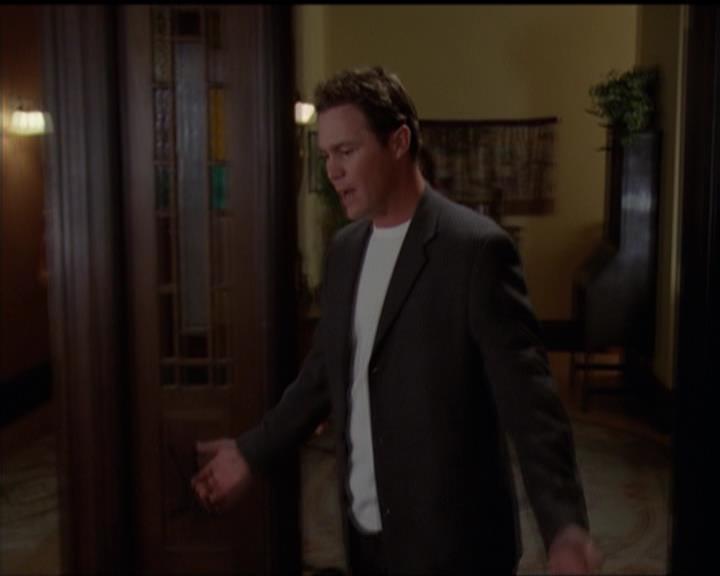 Charmed-Online-dot-518CatHouse0150.jpg Charmed-Online-dot-518CatHouse0150.jpg