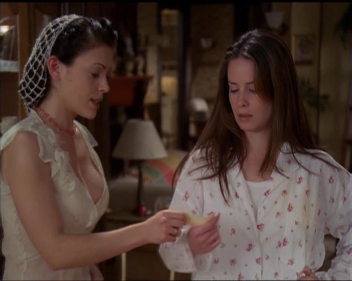 Charmed-Online-dot-518CatHouse0330.jpg Charmed-Online-dot-518CatHouse0330.jpg