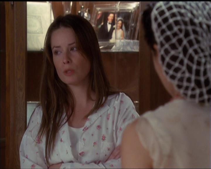 Charmed-Online-dot-518CatHouse0383.jpg Charmed-Online-dot-518CatHouse0383.jpg