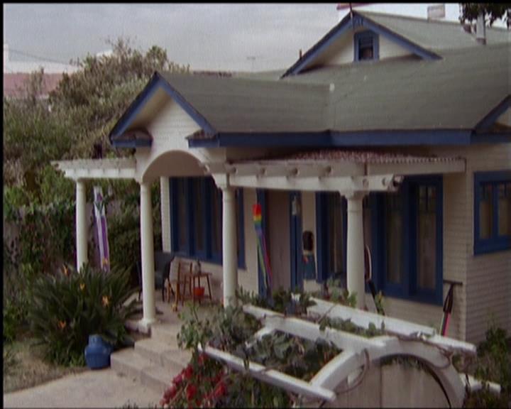 Charmed-Online-dot-518CatHouse0411.jpg Charmed-Online-dot-518CatHouse0411.jpg