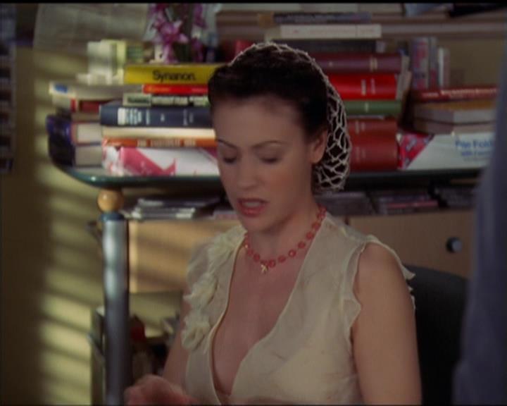 Charmed-Online-dot-518CatHouse0477.jpg Charmed-Online-dot-518CatHouse0477.jpg