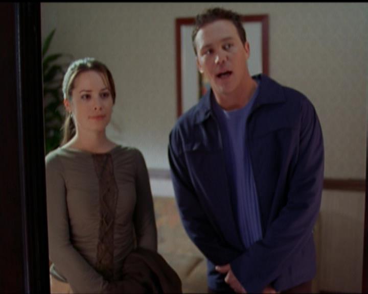 Charmed-Online-dot-518CatHouse0552.jpg Charmed-Online-dot-518CatHouse0552.jpg