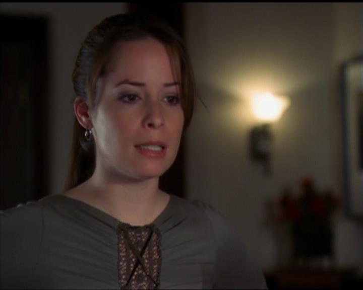 Charmed-Online-dot-518CatHouse0647.jpg Charmed-Online-dot-518CatHouse0647.jpg