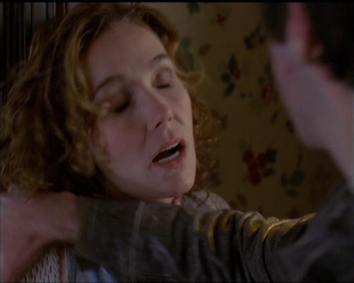 Charmed-Online-dot-518CatHouse0665.jpg Charmed-Online-dot-518CatHouse0665.jpg