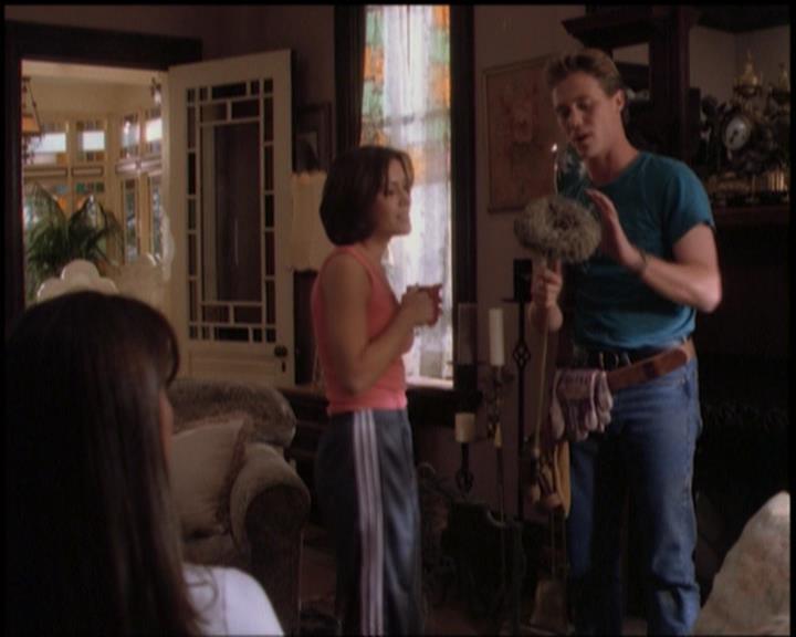 Charmed-Online-dot-518CatHouse0810.jpg Charmed-Online-dot-518CatHouse0810.jpg