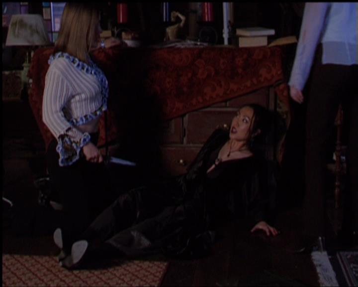 Charmed-Online-dot-518CatHouse0948.jpg Charmed-Online-dot-518CatHouse0948.jpg