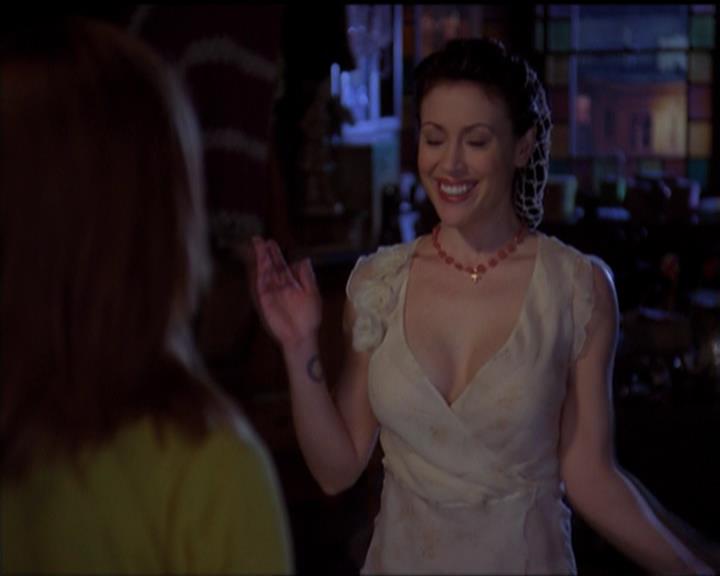 Charmed-Online-dot-518CatHouse1040.jpg Charmed-Online-dot-518CatHouse1040.jpg