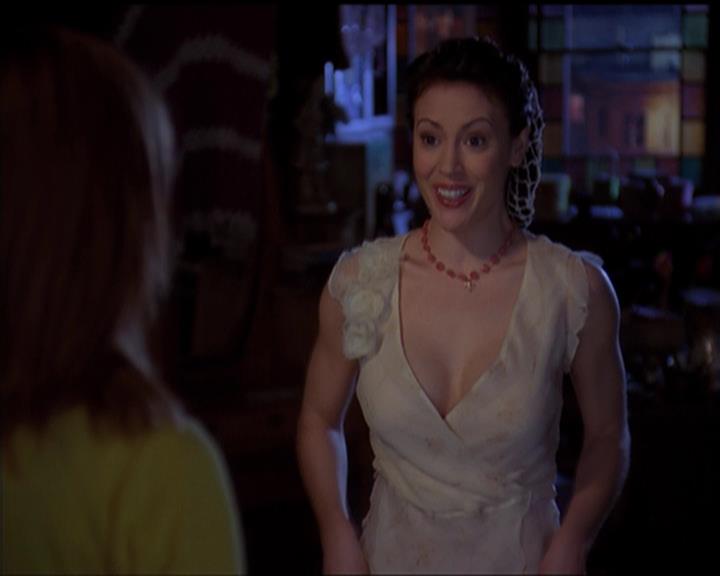 Charmed-Online-dot-518CatHouse1042.jpg Charmed-Online-dot-518CatHouse1042.jpg