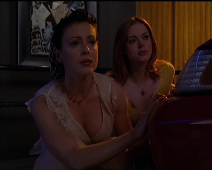 Charmed-Online-dot-518CatHouse1768.jpg Charmed-Online-dot-518CatHouse1768.jpg