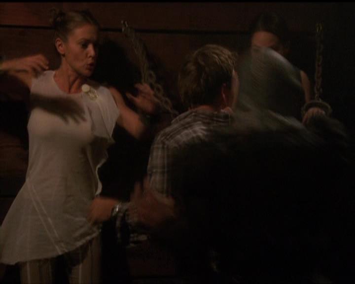 Charmed-Online-dot-518CatHouse1827.jpg Charmed-Online-dot-518CatHouse1827.jpg