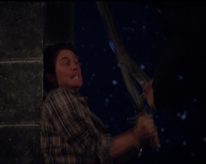 Charmed-Online-dot-518CatHouse1844.jpg Charmed-Online-dot-518CatHouse1844.jpg