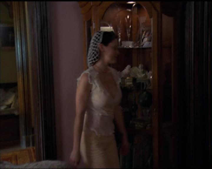 Charmed-Online-dot-518CatHouse2374.jpg Charmed-Online-dot-518CatHouse2374.jpg