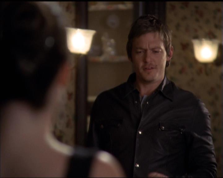 Charmed-Online-dot-net_5x20SenseAndSenseAbility0146.jpg Charmed-Online-dot-net_5x20SenseAndSenseAbility0146.jpg