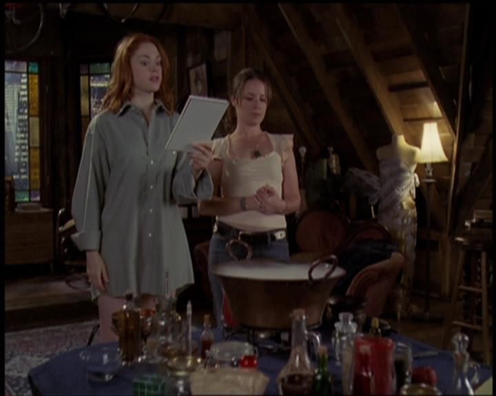 Charmed-Online-dot-net_5x21NecromancingTheStone0125.jpg Charmed-Online-dot-net_5x21NecromancingTheStone0125.jpg