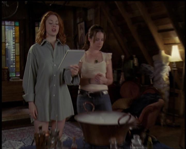 Charmed-Online-dot-net_5x21NecromancingTheStone0126.jpg Charmed-Online-dot-net_5x21NecromancingTheStone0126.jpg