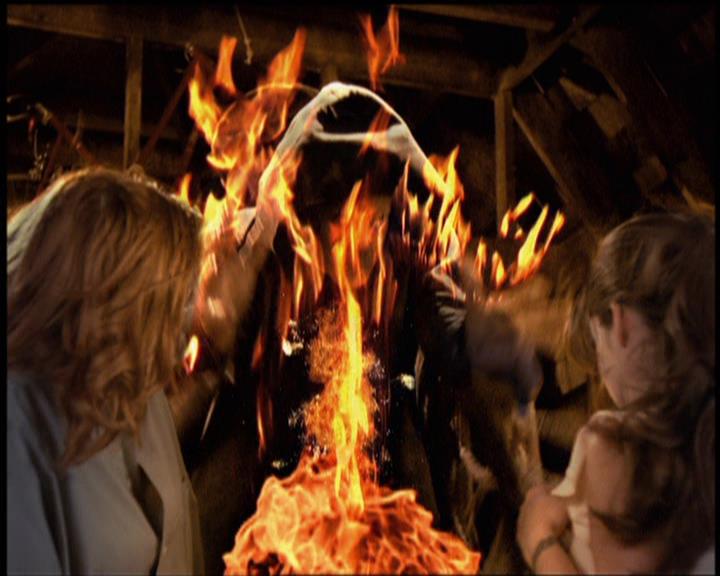 Charmed-Online-dot-net_5x21NecromancingTheStone0135.jpg Charmed-Online-dot-net_5x21NecromancingTheStone0135.jpg