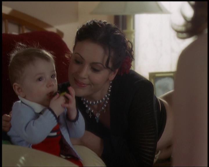 Charmed-Online-dot-net_5x21NecromancingTheStone0302.jpg Charmed-Online-dot-net_5x21NecromancingTheStone0302.jpg