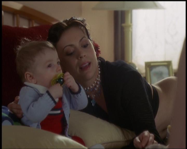 Charmed-Online-dot-net_5x21NecromancingTheStone0306.jpg Charmed-Online-dot-net_5x21NecromancingTheStone0306.jpg