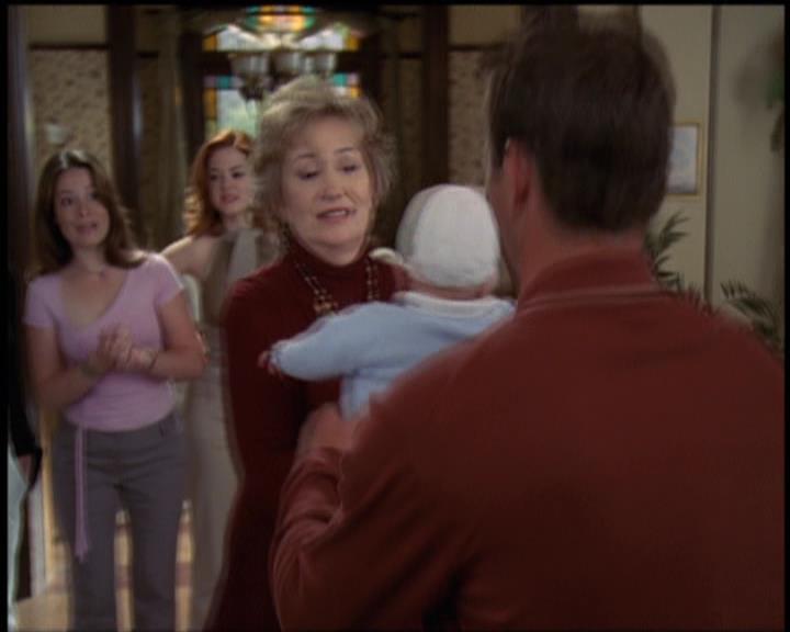 Charmed-Online-dot-net_5x21NecromancingTheStone0479.jpg Charmed-Online-dot-net_5x21NecromancingTheStone0479.jpg