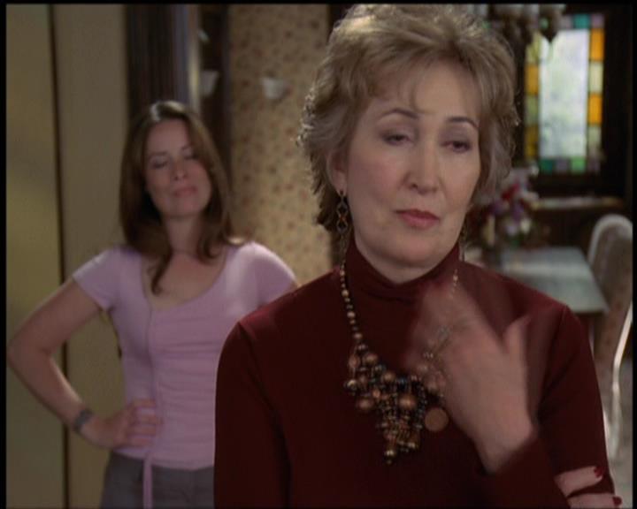 Charmed-Online-dot-net_5x21NecromancingTheStone0526.jpg Charmed-Online-dot-net_5x21NecromancingTheStone0526.jpg