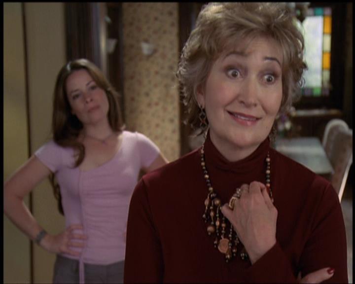 Charmed-Online-dot-net_5x21NecromancingTheStone0528.jpg Charmed-Online-dot-net_5x21NecromancingTheStone0528.jpg